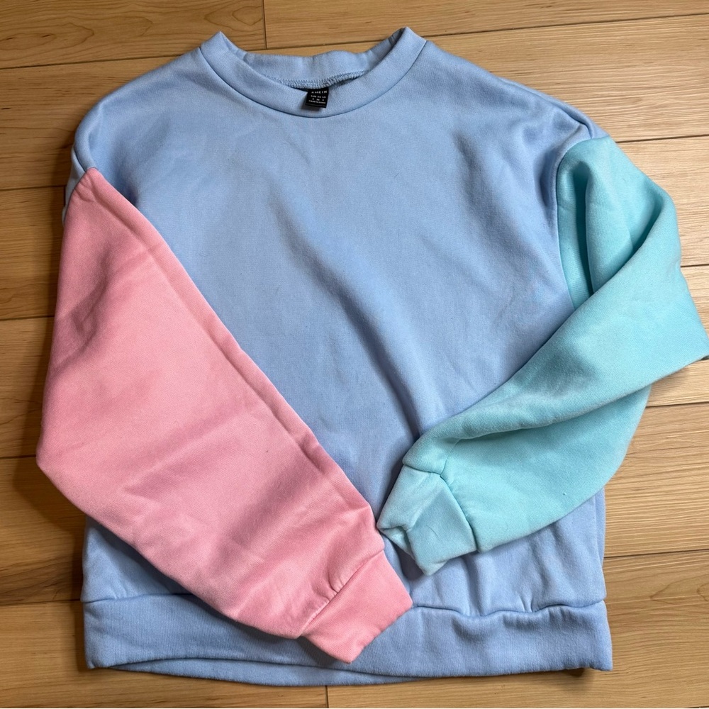 Women’s small long sleeved shirts, blouse, and sweater lot. All barely worn! - Picture 10 of 12